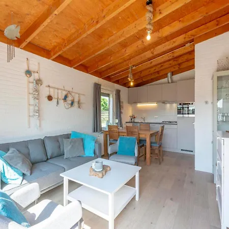 In Near Sandy * Callantsoog